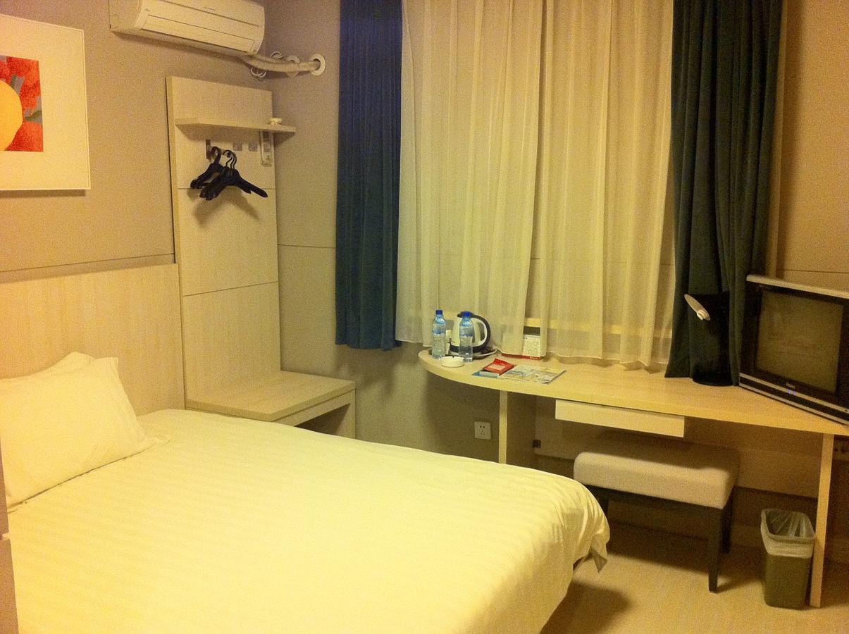 Magnolia Business Hotel Xining Railway Station Grand Cross Mojia Street Kültér fotó